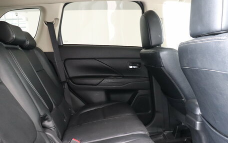 Mitsubishi Outlander III рестайлинг 3, 2013 год, 1 156 000 рублей, 6 фотография