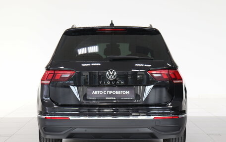 Volkswagen Tiguan II, 2021 год, 2 272 000 рублей, 3 фотография