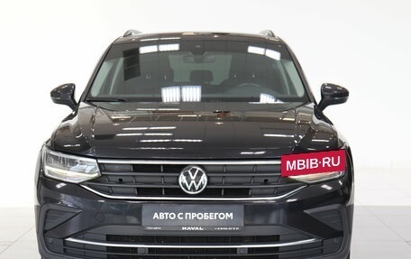 Volkswagen Tiguan II, 2021 год, 2 272 000 рублей, 2 фотография