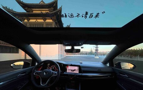 Volkswagen Golf VIII, 2023 год, 2 090 000 рублей, 18 фотография