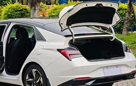 Hyundai Elantra, 2023 год, 1 498 011 рублей, 7 фотография