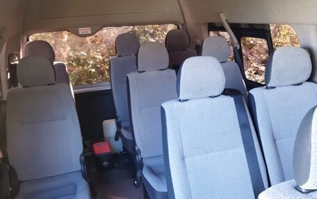 Toyota HiAce H200, 2016 год, 3 199 000 рублей, 10 фотография