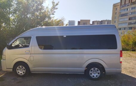 Toyota HiAce H200, 2016 год, 3 199 000 рублей, 4 фотография
