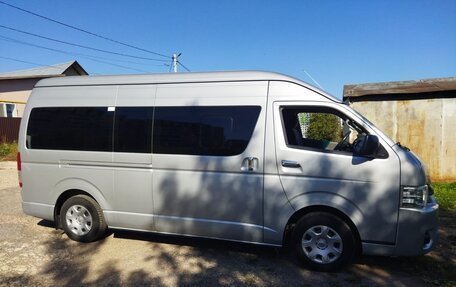 Toyota HiAce H200, 2016 год, 3 199 000 рублей, 5 фотография