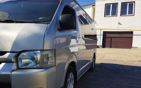 Toyota HiAce H200, 2016 год, 3 199 000 рублей, 3 фотография