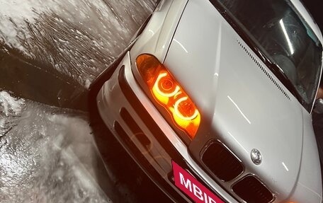 BMW 3 серия, 2000 год, 550 000 рублей, 1 фотография