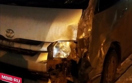 Toyota HiAce H200, 2016 год, 3 199 000 рублей, 14 фотография
