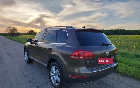 Volkswagen Touareg III, 2011 год, 1 750 000 рублей, 3 фотография