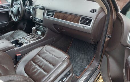 Volkswagen Touareg III, 2011 год, 1 750 000 рублей, 9 фотография