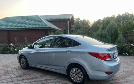 Hyundai Solaris II рестайлинг, 2011 год, 798 000 рублей, 2 фотография