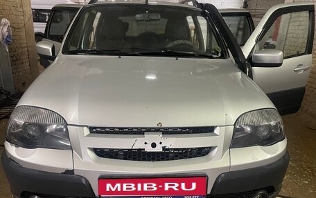 Chevrolet Niva I рестайлинг, 2018 год, 900 000 рублей, 1 фотография