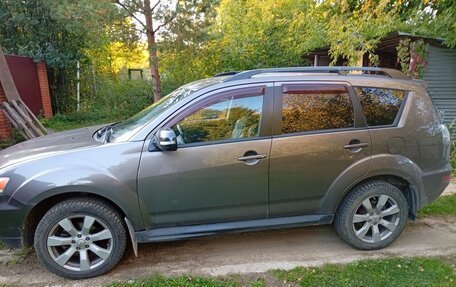 Mitsubishi Outlander III рестайлинг 3, 2011 год, 700 000 рублей, 5 фотография
