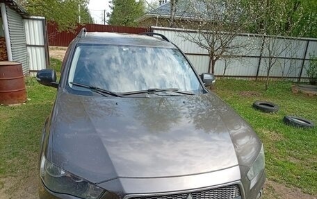Mitsubishi Outlander III рестайлинг 3, 2011 год, 700 000 рублей, 7 фотография
