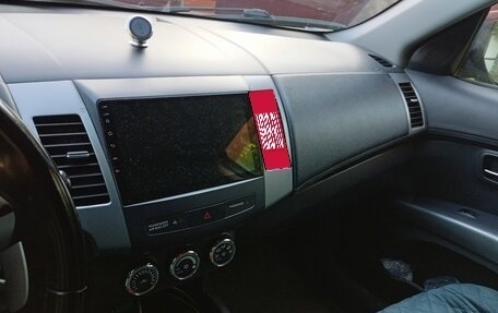 Mitsubishi Outlander III рестайлинг 3, 2011 год, 700 000 рублей, 3 фотография