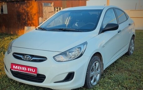 Hyundai Solaris II рестайлинг, 2013 год, 850 000 рублей, 1 фотография
