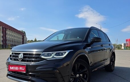 Volkswagen Tiguan II, 2021 год, 4 299 000 рублей, 1 фотография