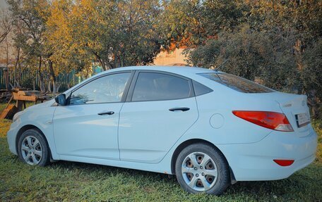 Hyundai Solaris II рестайлинг, 2013 год, 850 000 рублей, 2 фотография