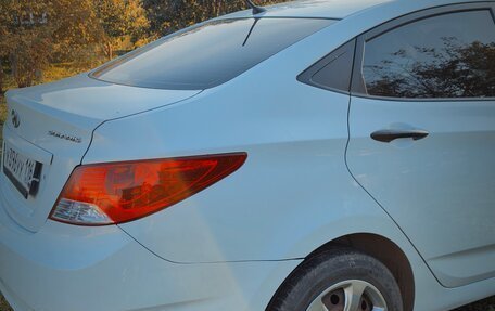 Hyundai Solaris II рестайлинг, 2013 год, 850 000 рублей, 3 фотография