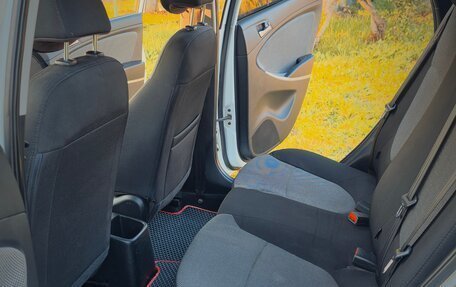 Hyundai Solaris II рестайлинг, 2013 год, 850 000 рублей, 8 фотография
