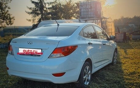 Hyundai Solaris II рестайлинг, 2013 год, 850 000 рублей, 4 фотография