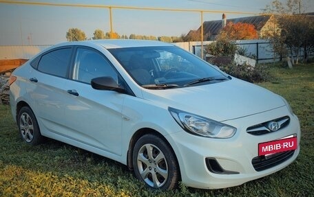 Hyundai Solaris II рестайлинг, 2013 год, 850 000 рублей, 5 фотография