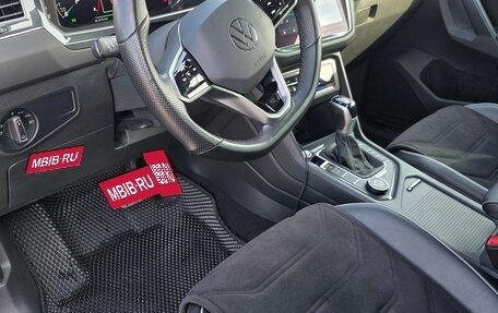 Volkswagen Tiguan II, 2021 год, 4 299 000 рублей, 18 фотография