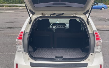 Toyota Prius v (+) I (ZVW40/41) рестайлинг, 2016 год, 1 650 000 рублей, 12 фотография