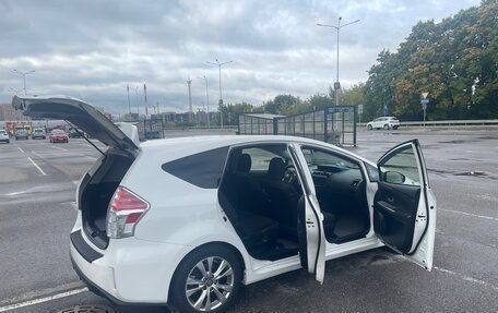 Toyota Prius v (+) I (ZVW40/41) рестайлинг, 2016 год, 1 650 000 рублей, 8 фотография