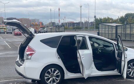 Toyota Prius v (+) I (ZVW40/41) рестайлинг, 2016 год, 1 650 000 рублей, 9 фотография