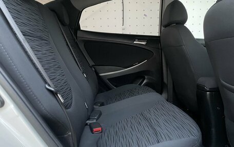 Hyundai Solaris II рестайлинг, 2015 год, 1 050 000 рублей, 13 фотография