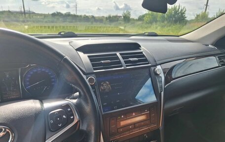 Toyota Camry, 2017 год, 2 300 000 рублей, 7 фотография