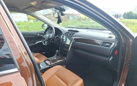 Toyota Camry, 2017 год, 2 300 000 рублей, 14 фотография