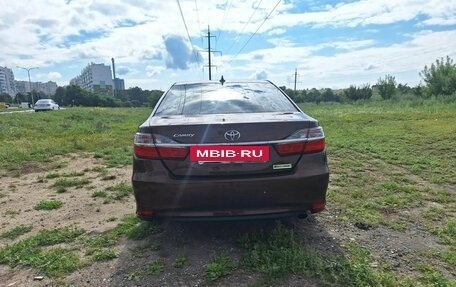 Toyota Camry, 2017 год, 2 300 000 рублей, 6 фотография