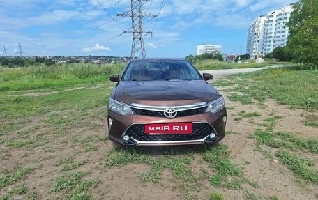Toyota Camry, 2017 год, 2 300 000 рублей, 3 фотография