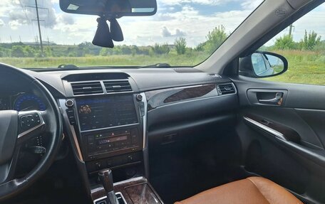 Toyota Camry, 2017 год, 2 300 000 рублей, 15 фотография