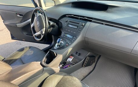 Toyota Prius, 2009 год, 550 000 рублей, 3 фотография