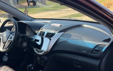 Hyundai Solaris II рестайлинг, 2013 год, 1 000 000 рублей, 7 фотография