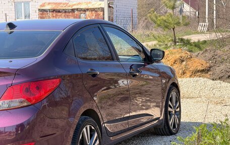 Hyundai Solaris II рестайлинг, 2013 год, 1 000 000 рублей, 5 фотография