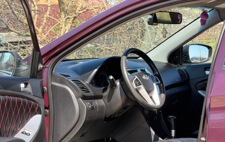 Hyundai Solaris II рестайлинг, 2013 год, 1 000 000 рублей, 8 фотография
