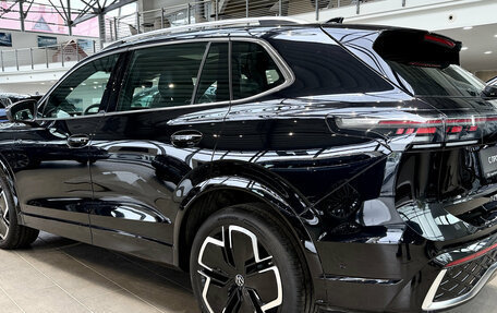 Volkswagen Tiguan, 2024 год, 5 000 000 рублей, 3 фотография