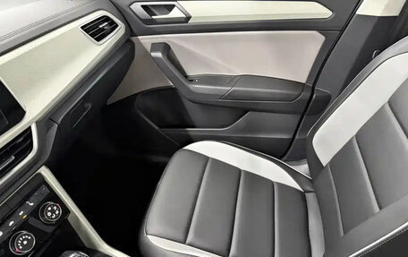 Volkswagen T-Roc I, 2026 год, 2 400 000 рублей, 14 фотография