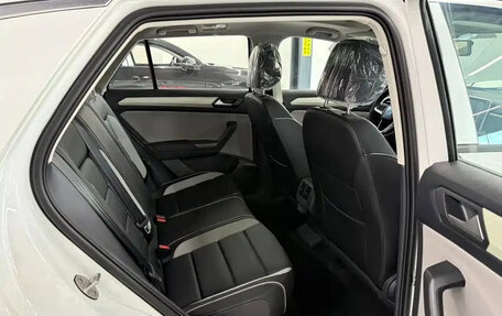Volkswagen T-Roc I, 2026 год, 2 400 000 рублей, 21 фотография
