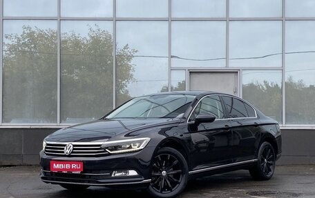 Volkswagen Passat B8 рестайлинг, 2015 год, 1 699 000 рублей, 1 фотография