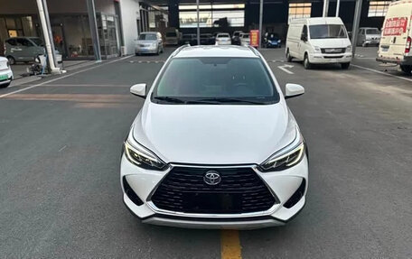Toyota Yaris XP150 рестайлинг, 2022 год, 1 340 700 рублей, 2 фотография