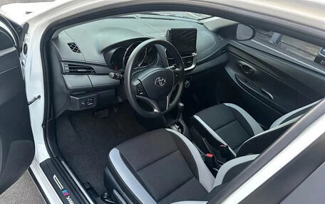 Toyota Yaris XP150 рестайлинг, 2022 год, 1 340 700 рублей, 11 фотография