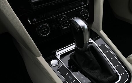 Volkswagen Passat B8 рестайлинг, 2015 год, 1 699 000 рублей, 18 фотография