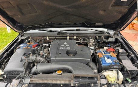 Mitsubishi Pajero IV, 2011 год, 2 250 000 рублей, 10 фотография