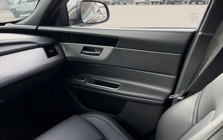 Jaguar XF II, 2018 год, 1 800 000 рублей, 14 фотография