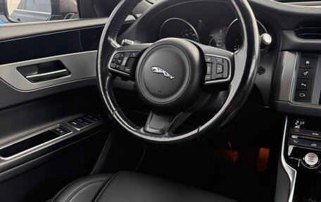 Jaguar XF II, 2018 год, 1 800 000 рублей, 16 фотография