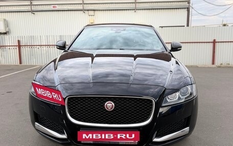 Jaguar XF II, 2018 год, 1 800 000 рублей, 2 фотография